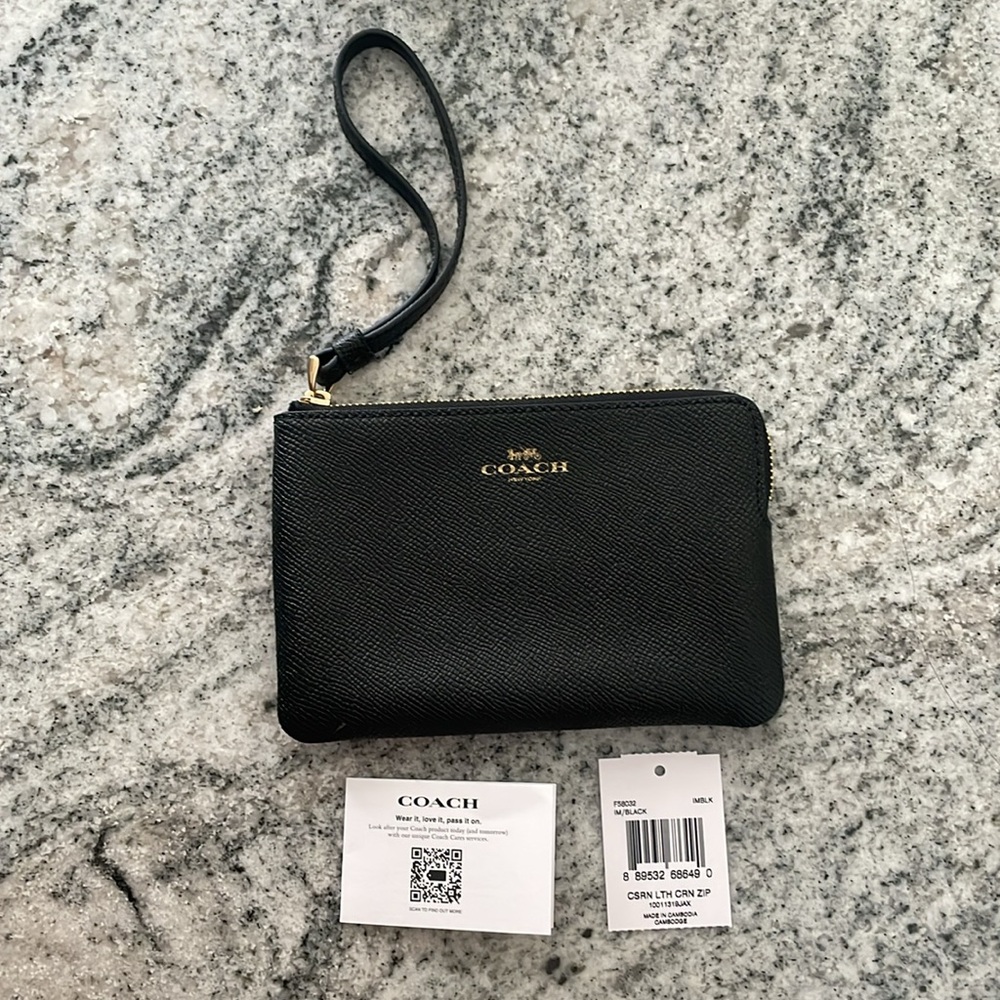 Coach Wristlet - Picture 4 of 5